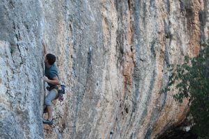 Pure de pascueros, a fingery 7b wall at the great Bellus.